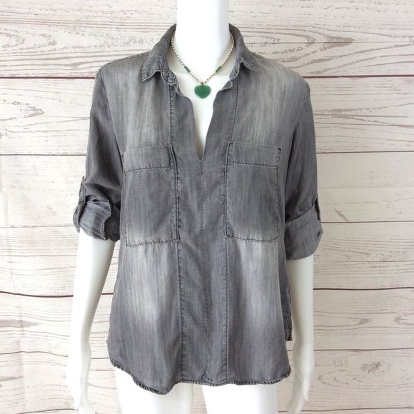 Anthropologie Tops - Anthropologie Cloth & Stone split v neck shirt